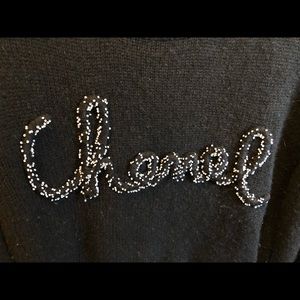 Sold| Chanel black cashmere sweater size 36